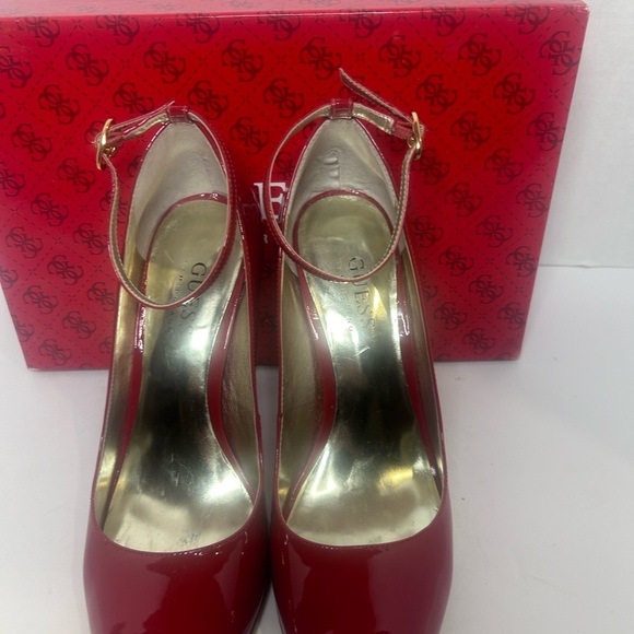 Sexy GUESS ankle strap RED patent heels - Picture 4 of 14